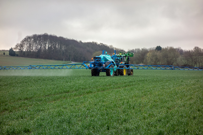 Chemieeinsatz auf Landwirtschlicher Nutzfläche